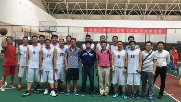 图文校教工篮球队进入市第二届职工运动会篮球赛六强阵列