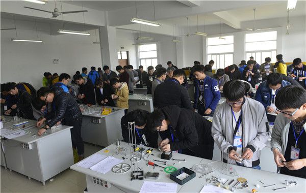 图文安徽省第四届大门生工程训练综合能力竞赛在我校举行